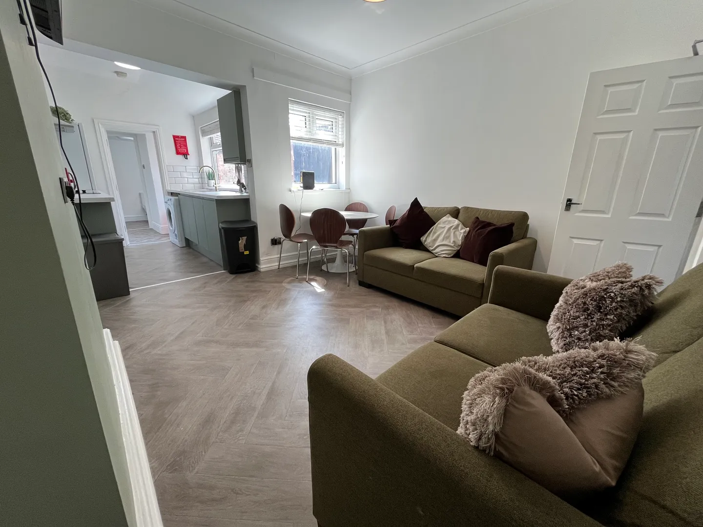 West End // Modern 4 Bed House // JUL 2026 - Image 1